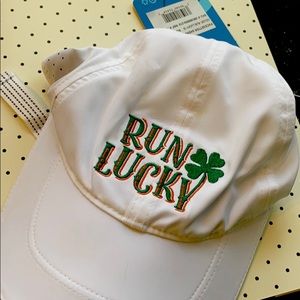 Brooks ‘Run Lucky’ pacesetter Sherpa hat NWT